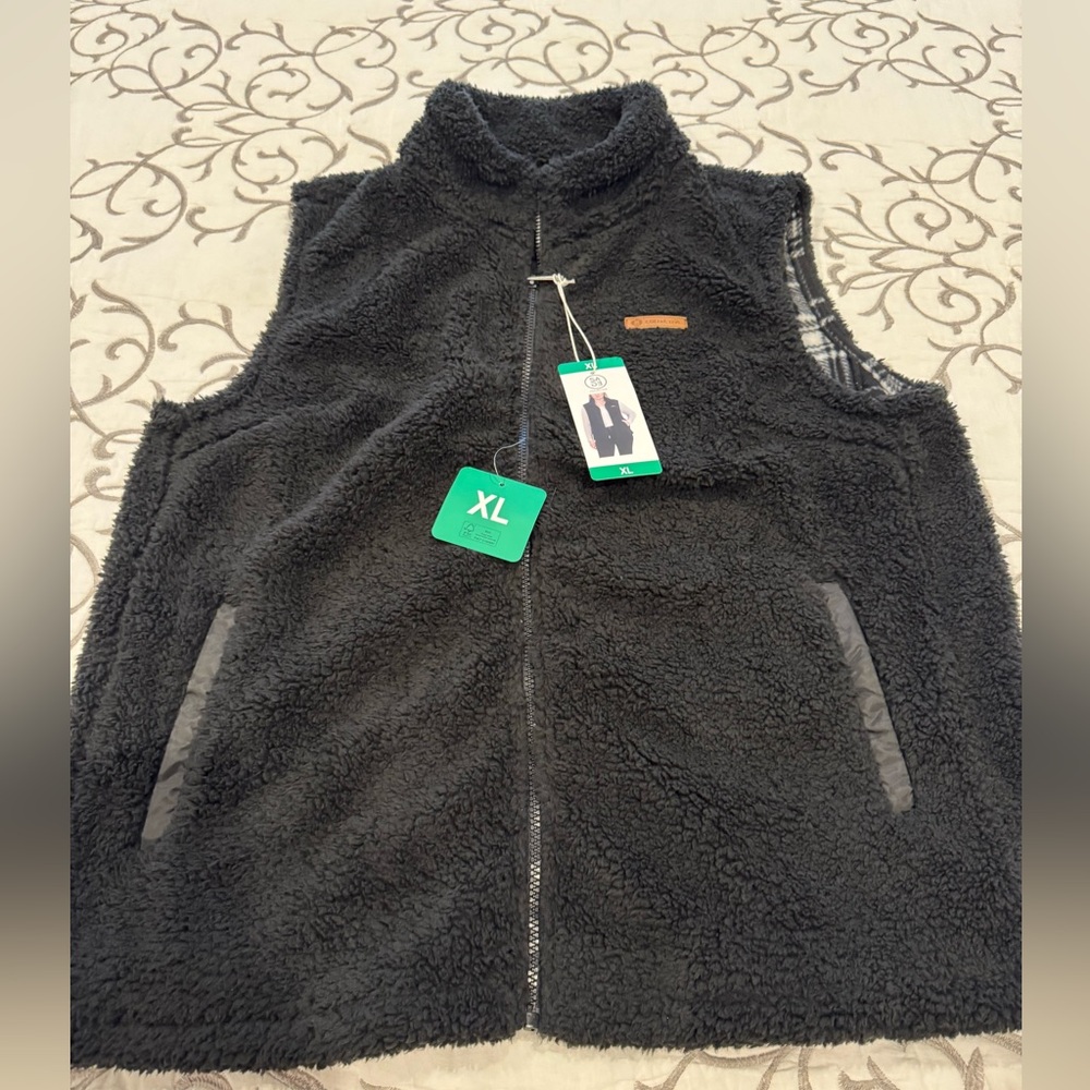 NWT. Sage Collective Women's Black Sherpa Fleece Vest Size XL.